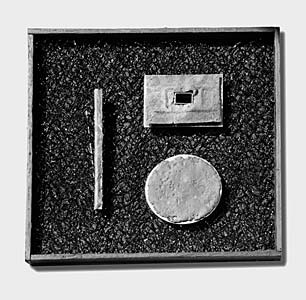 Brigitte Berndt Brosche 1996 Silber, vergoldet, Rostfundstücke