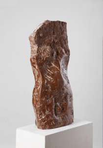 Alfred Böschl “Roter Adneter”, 2009, Rotmarmor, 75 x 30 x 20 cm