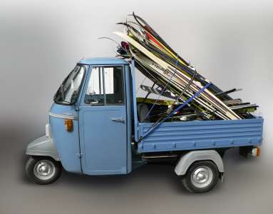 Markus Eberl „Grigio alpina“, 2008, mobiles Objekt, Fundstücke, 1,80 x 3,00 x 1,25 cm