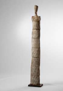 Michaela Geissler „Stele" I, 2009, Aufbau Schneidetechnik, 178 x 20 cm