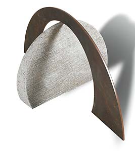 Maximilian Haller "Kreissegmente", 2003, Stein, Stahl, 65 x 148 x 70 cm