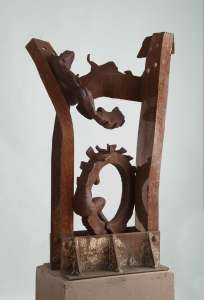 Günter Mauermann “Zahnradmuse”, 2002, Eisen, 100 x 60 x 30 cm