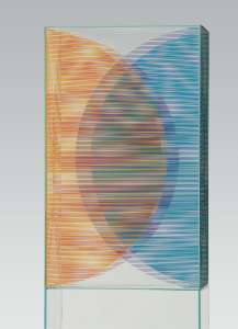 Christine Sabel „LR 290309“, 2009, Glas UV-verklebt, Off-Set-Folie, 170 x 30 x 16 cm