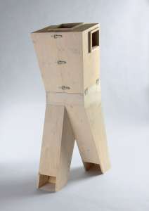 Thomas Thalhammer „l`homme qui marche“, 2011, Holz, 200 x 70 cm